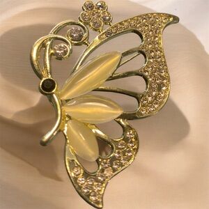 Elegant Gold Butterfly Brooch